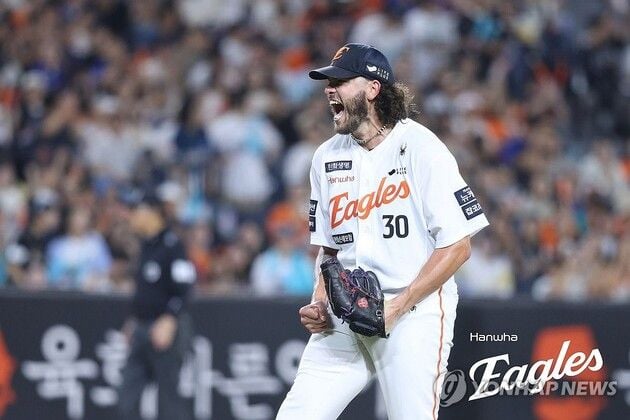“228탈삼진 신기록 경신”…폰세, KBO리그 단일시즌 최다 삼진 견인 / 연합뉴스