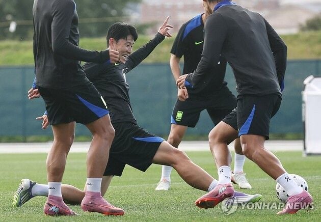 “역대 최다 A매치 출전 타이 눈앞”…손흥민, 미국·멕시코전 앞두고 금자탑 도전 / 연합뉴스