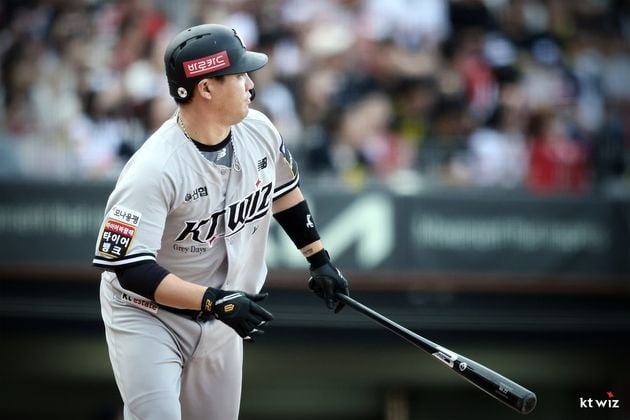“이틀 연속 홈런포”…kt 장성우, 5경기 4홈런으로 시즌 13호 작렬 / 연합뉴스