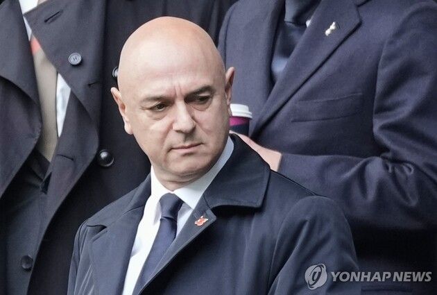 “25년 EPL 최장수 회장 퇴장”…레비, 토트넘 회장직 전격 사임 / 연합뉴스