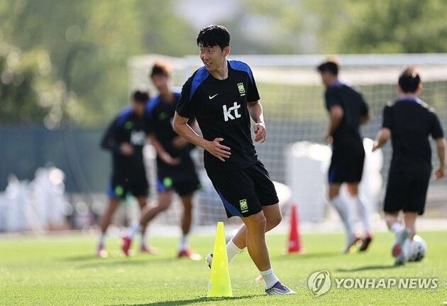“최전방 실험 본격화”…손흥민, 미국전 앞두고 ‘원톱 출격’ 예고 / 연합뉴스
