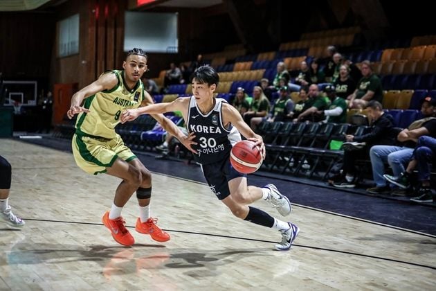 “3점포 3개 포함 25점”…이승현 분투에도 U-16 대표팀, 호주에 28점 차 패배 / 연합뉴스