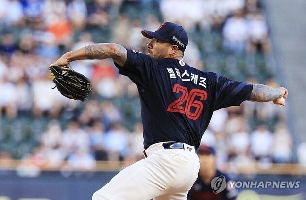 “홈런 3방 강타”…벨라스케즈, SSG전 6실점 4⅓이닝 조기강판 / 연합뉴스