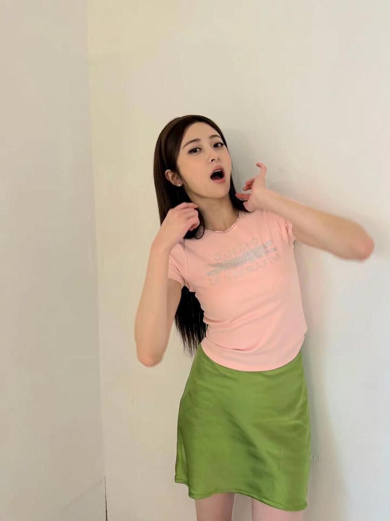 걸그룹 르세라핌 허윤진 인스타그램
