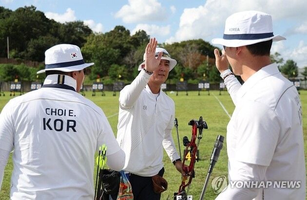 “1점차 아쉬운 패배”…컴파운드 대표팀, 광주 세계선수권 남녀 단체전 8강·16강 탈락 / 연합뉴스