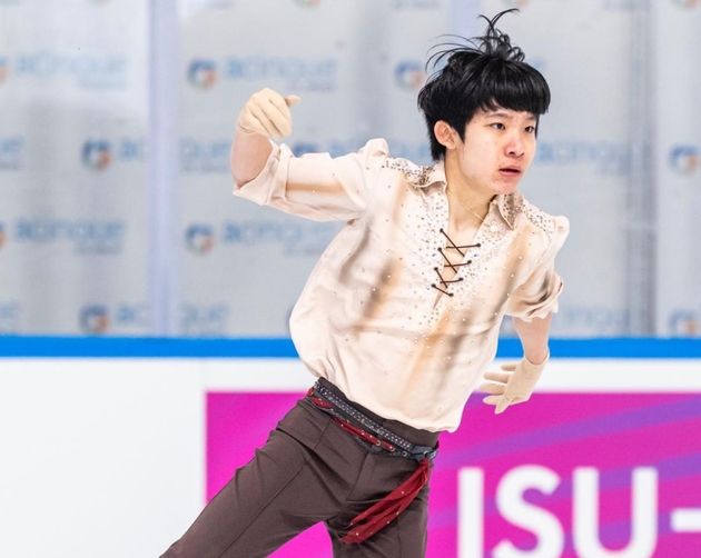 “한국 첫 쿼드러플 러츠 성공”…최하빈, 주니어그랑프리 은메달·개인 최고점 / 연합뉴스
