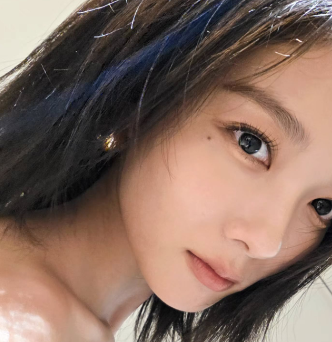 김유정, 단발머리로 파격 변신