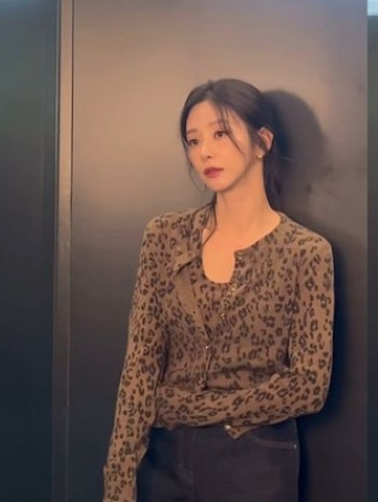 이주빈, 가을 분위기 자아내는 매혹적인 영상 공개