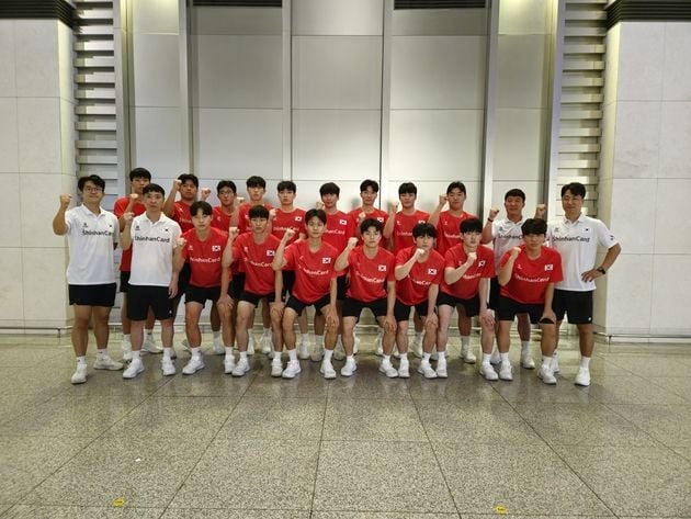 “초대 챔피언 도전”…한국 U-17 남자 핸드볼, 아시아선수권 출국 / 연합뉴스