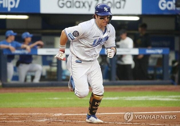 “포수 최초 350홈런 달성”…삼성 강민호, KBO 역대 7번째 대기록 / 연합뉴스