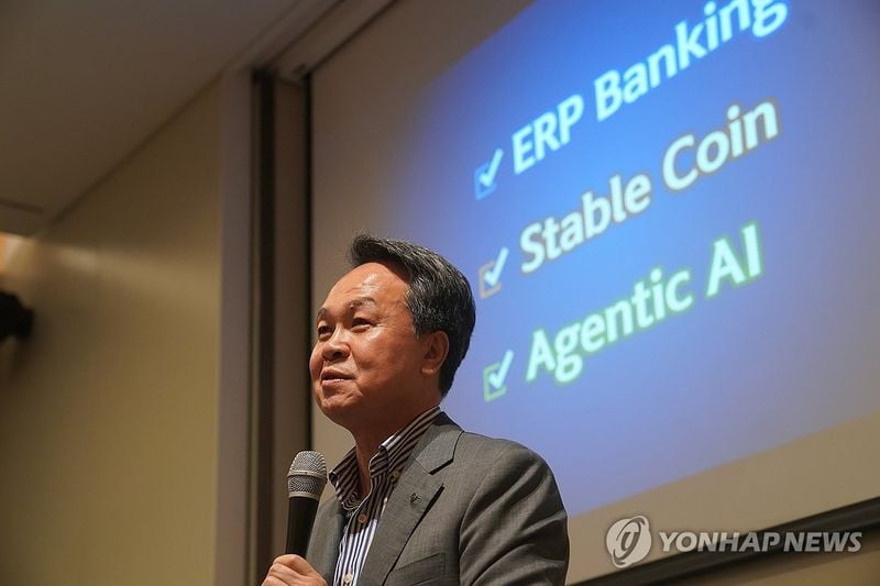 진옥동 신한금융지주 회장 / 연합뉴스