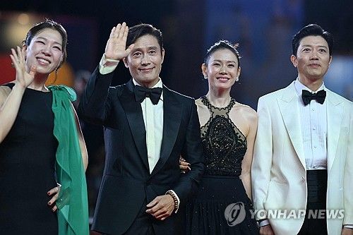 ‘CJ ENM’ 영화제 수상 불발에 2.45% 하락…기관 순매도