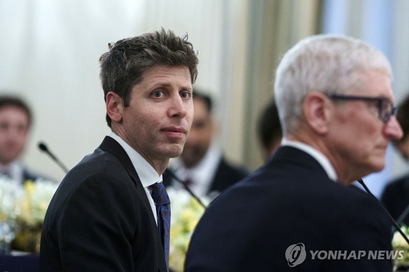 에잇코 홀딩스 주가 30배 급등…‘월드코인’ 40% 상승
