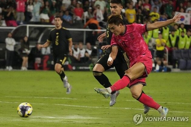“영리한 역전골”…오현규, 멕시코전 5호골로 존재감 증명 / 연합뉴스