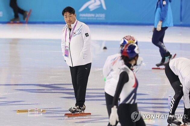 “징계 해제 복귀”…윤재명, 쇼트트랙 대표팀 정상화 이끌어 / 연합뉴스