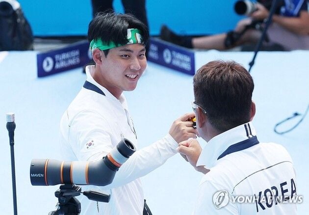 “38.3도 고열 속 투혼”…이우석, 예비용 활로 16강 탈락 / 연합뉴스