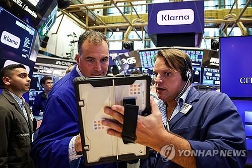 뉴욕증시 3대 지수 사상 최고치…8월 CPI 0.4%↑·실업수당 급증