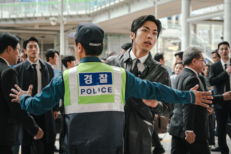 “권력의 중심에서 드러난 단단함”…주종혁, ‘북극성’ 경호실장으로 존재감 증명→연기 변신 기대 / 월트디즈니컴퍼니코리아