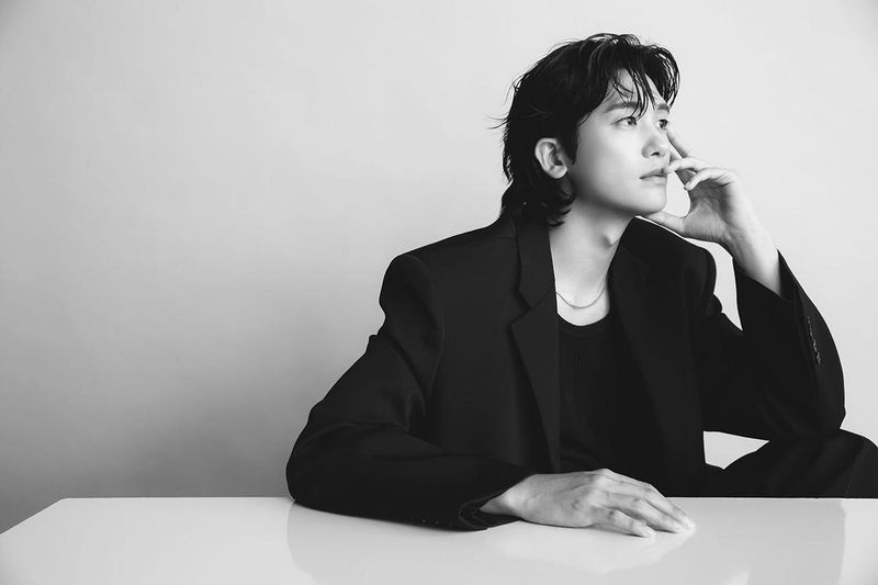 “박형식, 성숙한 눈빛의 힘”…새 프로필·‘트웰브’서 독보적 존재감→활동 확장 / 레브엔터테인먼트