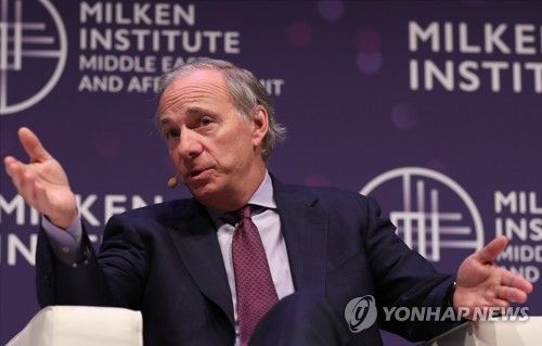 레이 달리오 “미국 부채 부담 확대…금 투자 비중 10~15% 권고”
