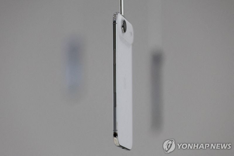 애플, ‘아이폰 에어’ 중국 출시 연기…이심(eSIM) 규제 영향