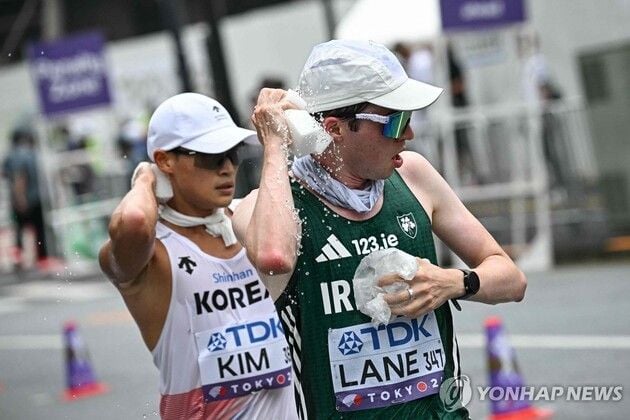 “주최 측 실수로 완주 실패”…김민규, 세계육상 35㎞ 경보 5위 통과 후 기록 제외 / 연합뉴스