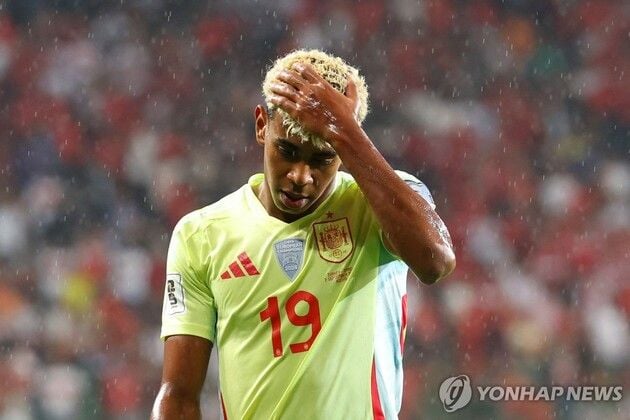 “진통제 투혼 논란”…플리크, 야말 부상 결장에 분노 표출 / 연합뉴스