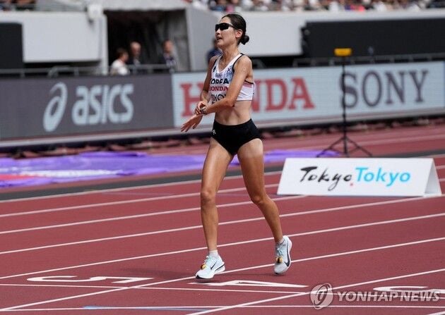 “2시간35분42초 완주”…최경선, 세계선수권 29위로 AG 출전권 확보 / 연합뉴스