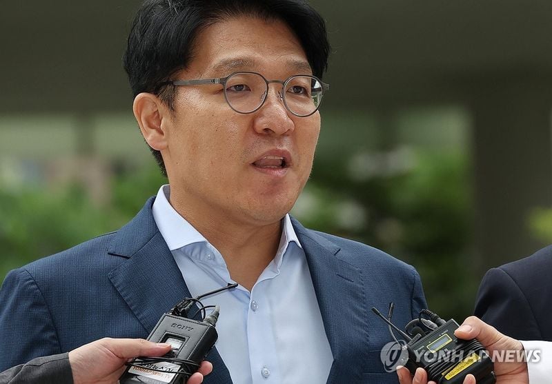 '공천개입 의혹' 당사자인 김상민 전 검사가 지난 9일 종로구에 마련된 김건희특검 사무실에 출석하고 있다. 2025.9.9 / 연합뉴스