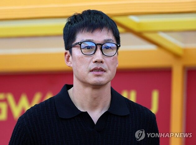 “FIFA 선수 등록 금지 징계”...이정효 감독, 광주 위기 인정하며 재발 방지 다짐 / 연합뉴스