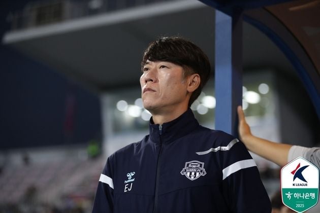 “후반 연속 실점 치명타”…김은중, 수원FC 2-4 패배로 3연패 / 연합뉴스