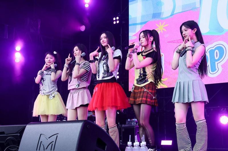 “아일릿, 록 인 재팬 메인 점령”…‘RIJF’ 4만 관객을 춤추게 한 밴드 라이브→열광의 무대