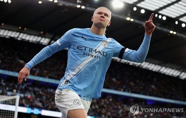 “홀란 멀티골 쇼”…맨시티, 맨유에 3-0 대승 거두며 연패 탈출 / 연합뉴스
