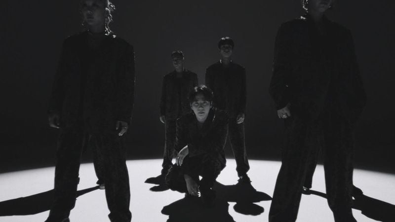 “최고의 카리스마 폭발”…이준영, ‘LAST DANCE’ MV 티저에서 본업 가수 매력→컴백 기대감 고조 / 빌리언스