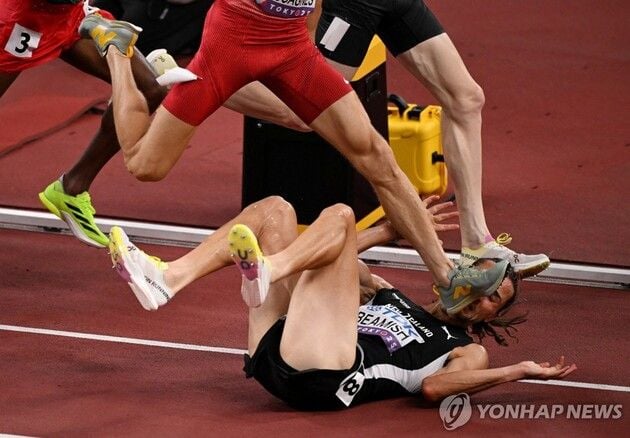 “0.07초 극적 역전”…비미시, 남자 3,000ｍ 장애물 세계선수권 첫 금메달 / 연합뉴스