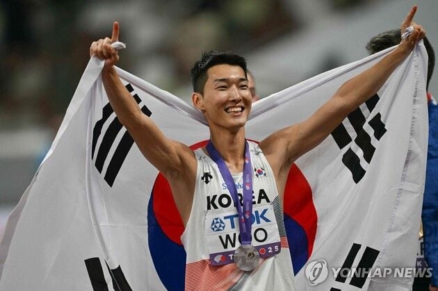 “2m34 은빛 도약”…우상혁, 도쿄 세계선수권 은메달로 한국 육상 새 역사 / 연합뉴스