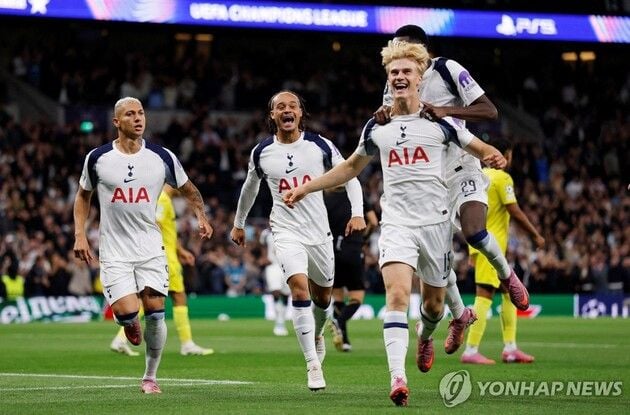 “상대 자책골로 선제점”…토트넘, 비야레알 꺾고 UCL 복귀전 승리 / 연합뉴스