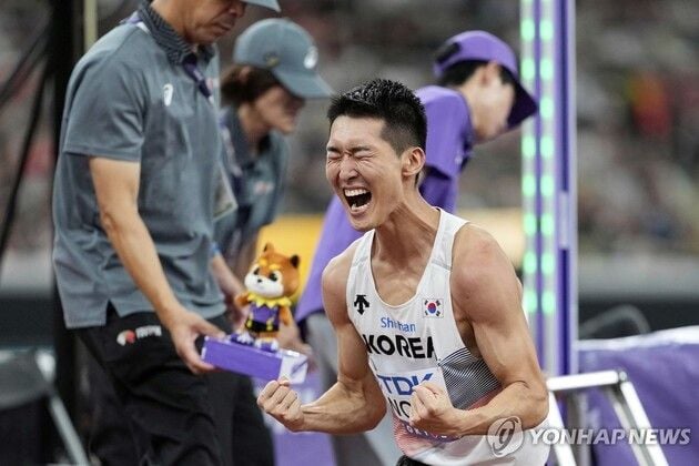 “2ｍ34 은메달”…우상혁, 세계육상선수권 2위로 상금·포상금 9천800만원 / 연합뉴스