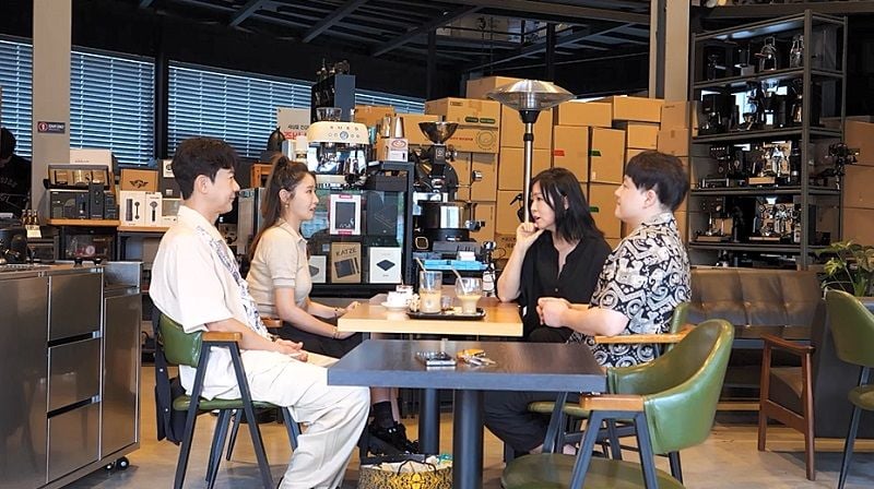 “눈물로 전한 진심”…천명훈, ‘신랑수업’서 가상 2세 사진에 울컥→연인 소월과 손잡기 도전 / 채널A