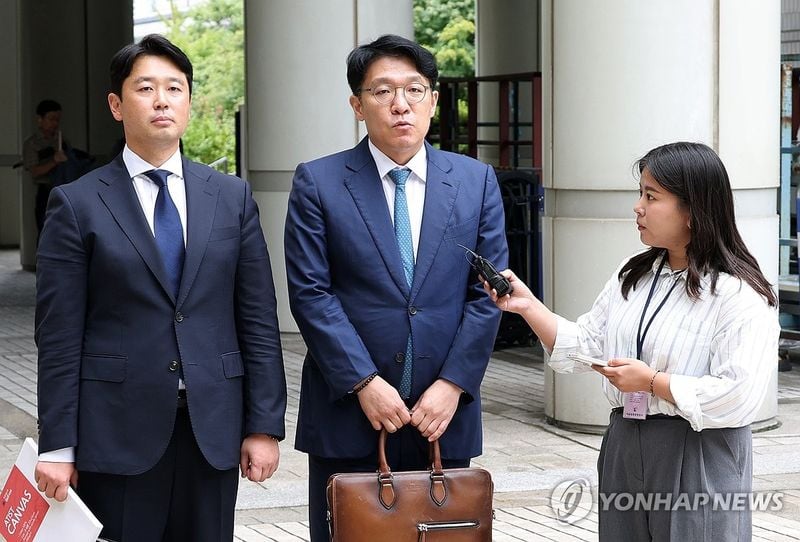 “위작 공방, 대가성 청탁 논란”…김상민 전 검사 구속심사 3시간 만에 종료