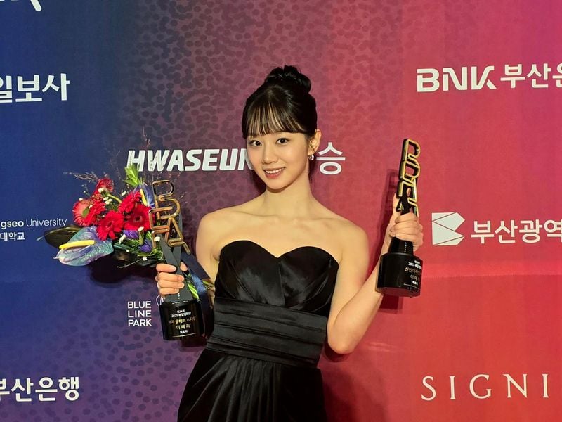“혜리, 2관왕 오르며 존재감 증명”…‘빅토리’ 속 활약→부일영화상 단상 빛냈다 / 써브라임