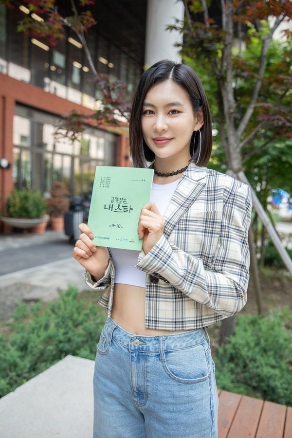 “새로운 울타리 안에서”…윤선아, 새벽엔터테인먼트 합류→‘금쪽같은 내 스타’ 활약 예고 / 새벽엔터테인먼트