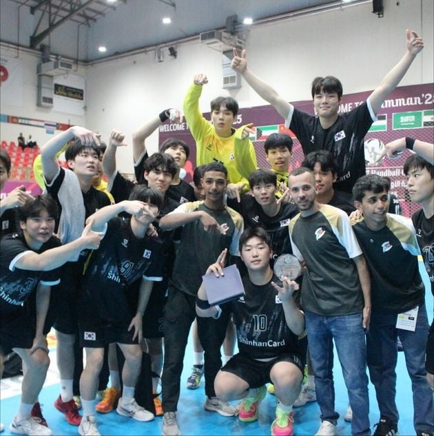 “30득점 완성”…한국 U-17, 바레인 꺾고 결선리그 첫 승 / 연합뉴스