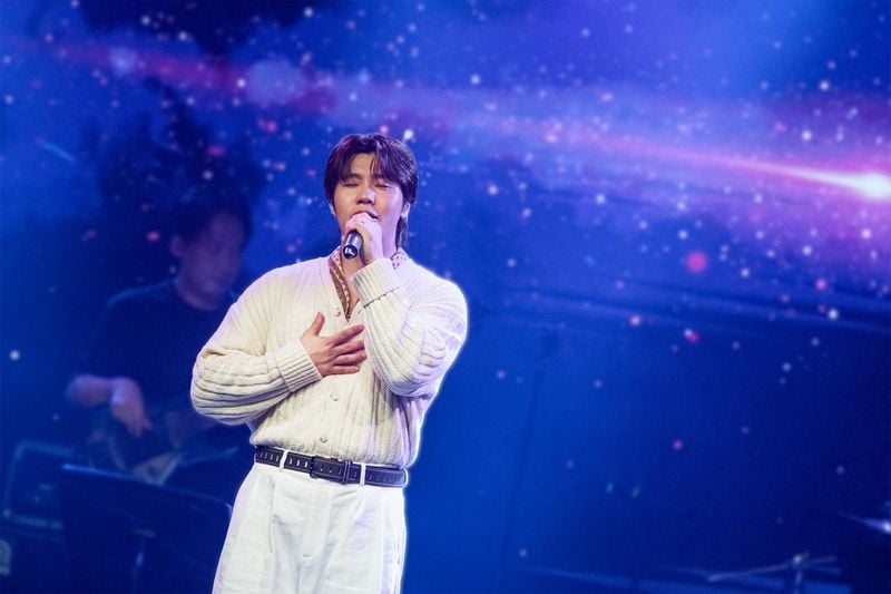 “숨 쉬고 노래하는 순간”…이현, ‘A(E)ND’ 콘서트서 남긴 진심→관객과 맞닿은 가을밤