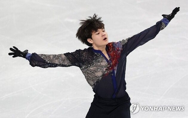 “쿼드러플 토루프 클린”…김현겸, 쇼트 4위로 올림픽 출전권 눈앞 / 연합뉴스
