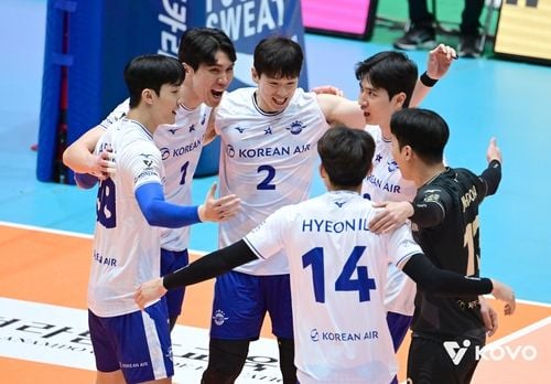 “3세트 완승 각인”…대한항공, OK저축은행 꺾고 컵대회 6번째 정상 / 연합뉴스