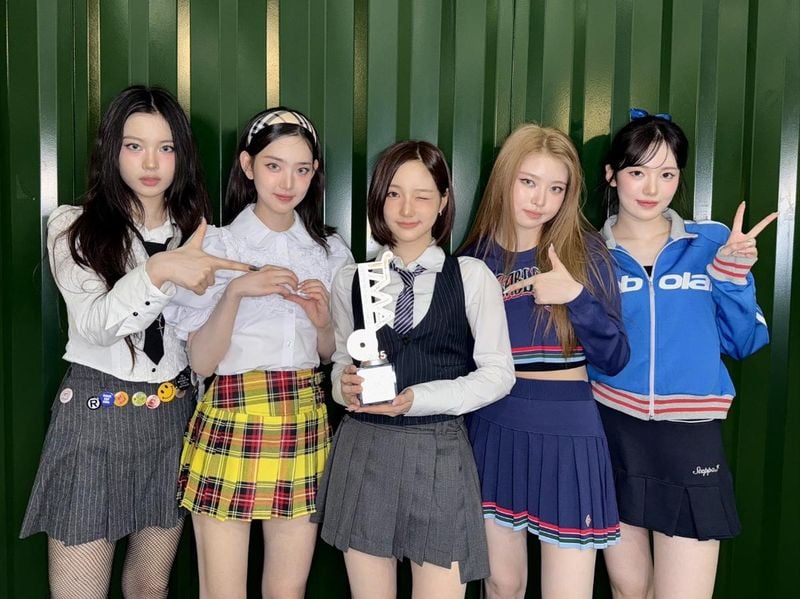 “키키, 네 번째 신인상까지”…‘더팩트뮤직어워즈’서 슈퍼 루키 저력→차세대 K팝 주역 등극 / 스타쉽엔터테인먼트