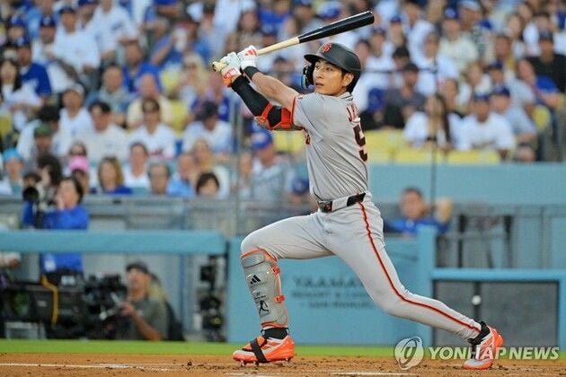 “11일 만에 멀티히트”…이정후, 침묵 깨고 2안타 팀 3연패 / 연합뉴스