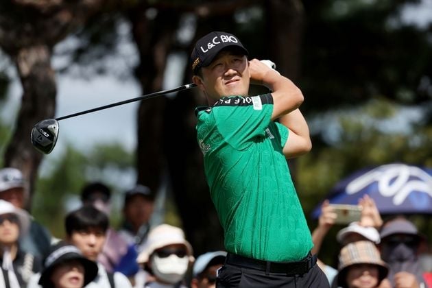 “7년 만에 통산 2승”…박성국, 16언더파 우승 감격 눈물 / 연합뉴스