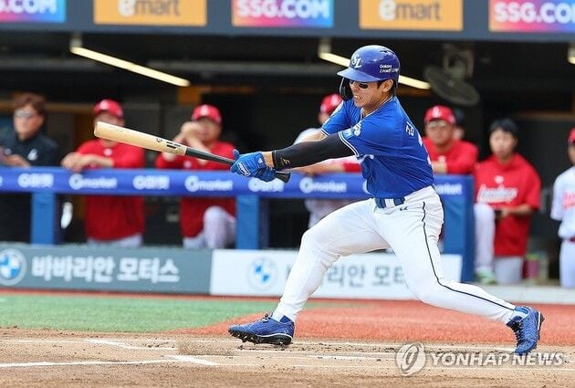 “레일라 기타 리프 울려퍼졌다”…김성윤, 삼성 타석 등장곡에 록 명곡 선택 / 연합뉴스